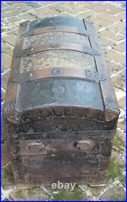 ANTIQUE 19c. DOME TOP PRESSED TIN STEAMER TRUNK