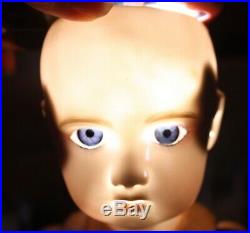 Adorable 18 Size 8 SFBJ/Jumeau doll with Sleep eyes/beautiful faux mohair wig