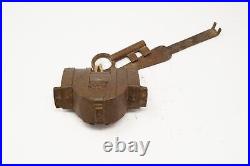 Antique Vintage Original Iron Lock and key padlock Decorative Collectable RH8158