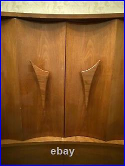 Mid Century Modern MCM Highboy Dresser Triangle Door Handle 5 Drawer Vintage
