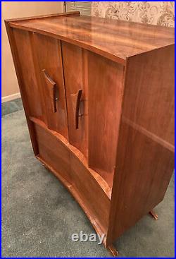 Mid Century Modern MCM Highboy Dresser Triangle Door Handle 5 Drawer Vintage