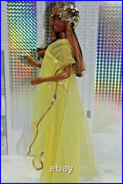 Superstar Barbie Christie 1976 / Taiwan / Sunny Yellow Shine for Nighttime 1978