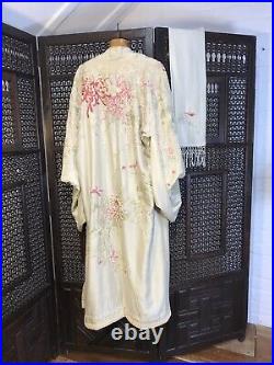 True Vintage 1920s Silk Embroidered Kimono Robe Bohemian Bride 1930s Antique