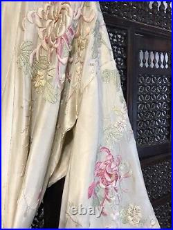 True Vintage 1920s Silk Embroidered Kimono Robe Bohemian Bride 1930s Antique