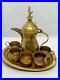 Vintage-Dallah-Brass-Arabic-Coffee-Pot-Qahwa-Bedouin-Rare-with-plate-5-cups-01-ynu