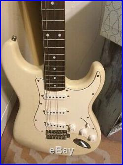 Vintage Fender Stratocaster USA Original Contour Body with Case